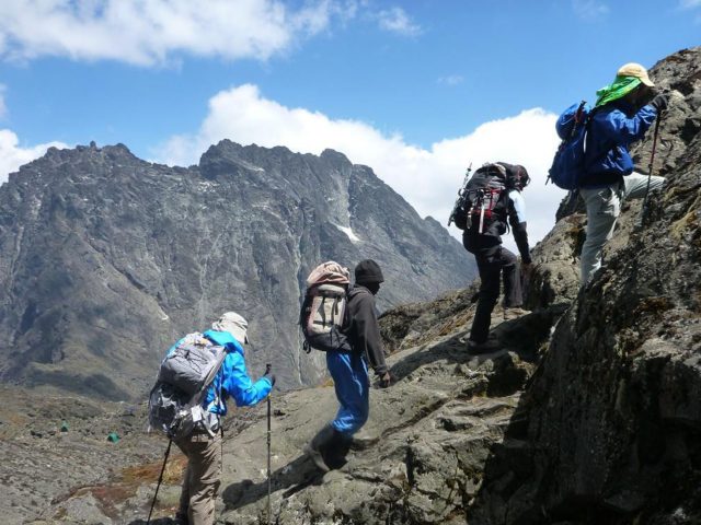 https://www.abacusvacations.com/italia/wp-content/uploads/2019/04/Rwenzori-Mountains-abacus-640x480.jpg